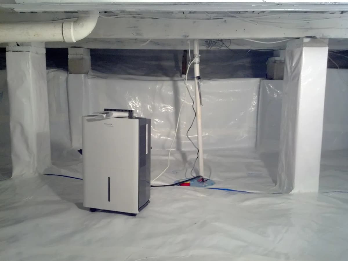 Crawl space after Enviro Fresh encapsulation showing clean, dry, protected environment